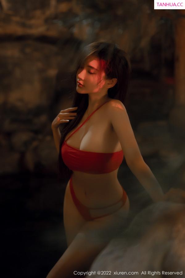 周妍希 奶瓶土肥圆 [XiuRen]高清写真图 2022.12.19 No.6014 Carol周妍希 温泉美臀第46张图片